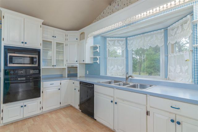 2981 Vivroux Ranch RD, Seguin, TX 78155