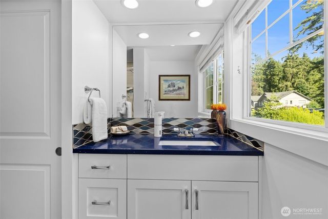 15734 SE 26th Street, Bellevue, WA 98008