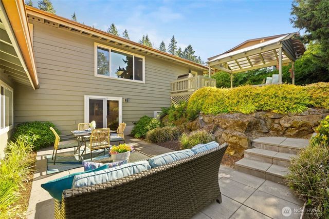 15734 SE 26th Street, Bellevue, WA 98008