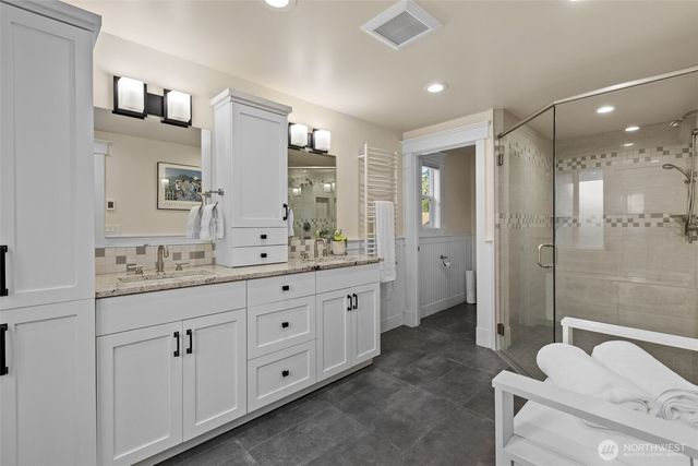 15734 SE 26th Street, Bellevue, WA 98008