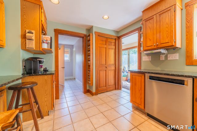 28 Reservoir Street, Bethel, CT 06801