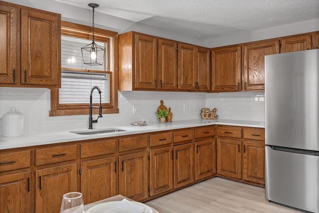 187 Lamont St, Springfield, MA 01119