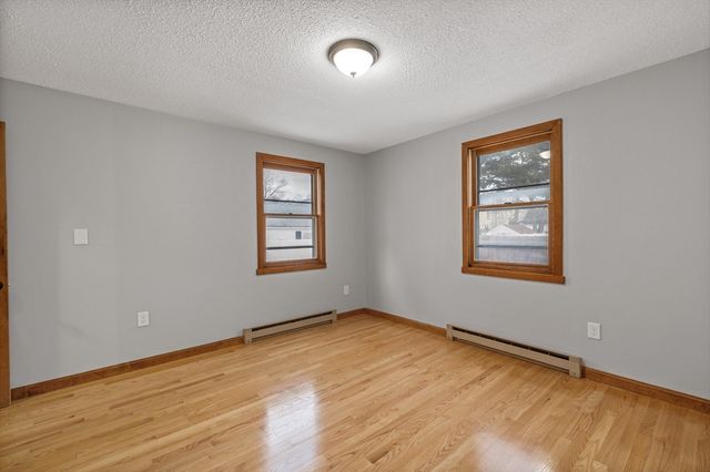 187 Lamont St, Springfield, MA 01119