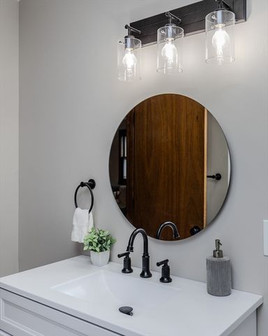 187 Lamont St, Springfield, MA 01119