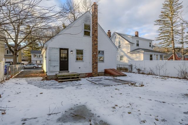 187 Lamont St, Springfield, MA 01119