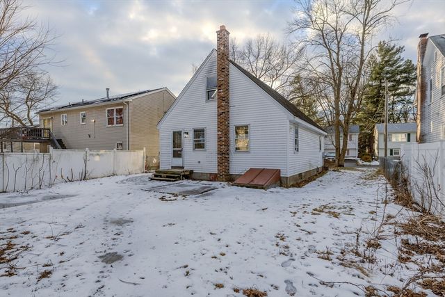 187 Lamont St, Springfield, MA 01119