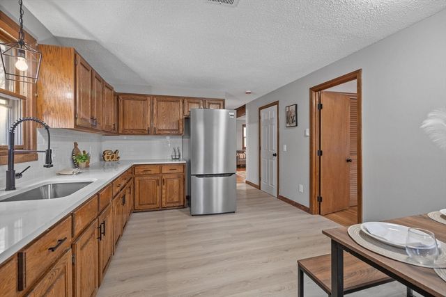 187 Lamont St, Springfield, MA 01119