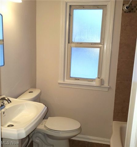 944 E 220th Street, Euclid, OH 44119