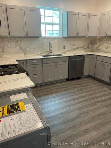 1126 S Quaker Avenue, Tulsa, OK 74120