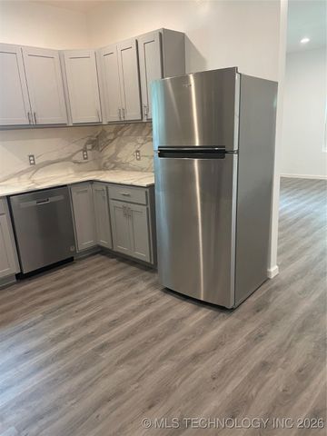 1126 S Quaker Avenue, Tulsa, OK 74120