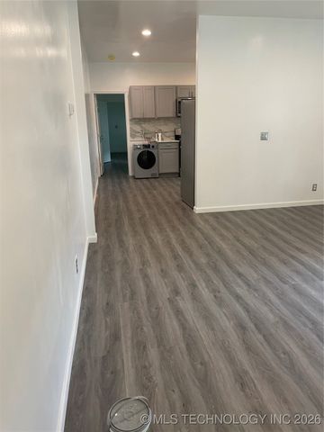 1126 S Quaker Avenue, Tulsa, OK 74120