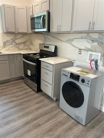 1126 S Quaker Avenue, Tulsa, OK 74120