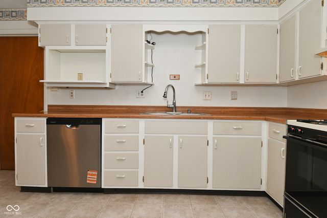 618 S Kiel Avenue, Indianapolis, IN 46241