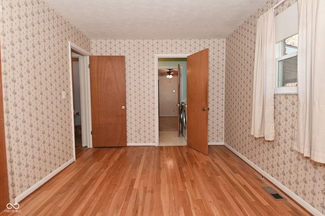 618 S Kiel Avenue, Indianapolis, IN 46241