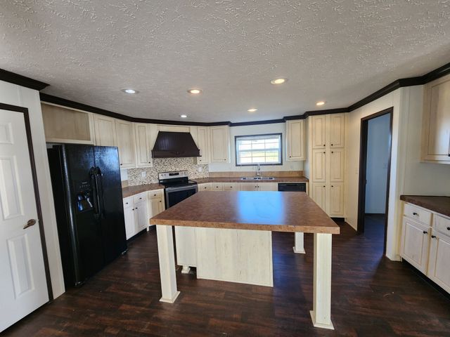 30 Orton Rd, Lawrenceburg, TN 38464