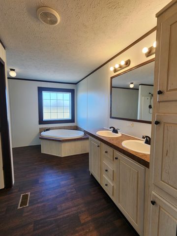 30 Orton Rd, Lawrenceburg, TN 38464