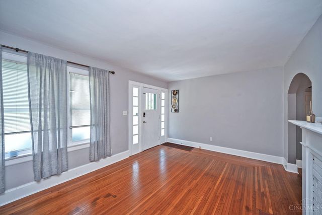 5830 Woodmont Avenue, Cincinnati, OH 45213