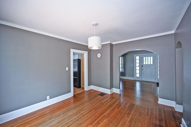 5830 Woodmont Avenue, Cincinnati, OH 45213