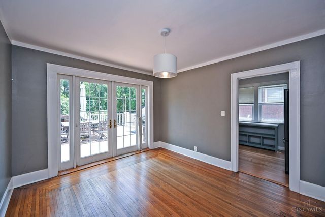 5830 Woodmont Avenue, Cincinnati, OH 45213