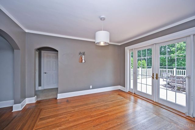 5830 Woodmont Avenue, Cincinnati, OH 45213