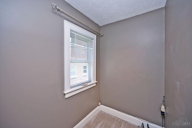 5830 Woodmont Avenue, Cincinnati, OH 45213