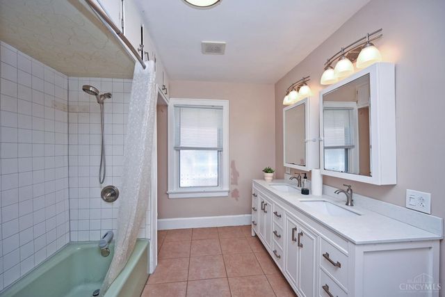 5830 Woodmont Avenue, Cincinnati, OH 45213