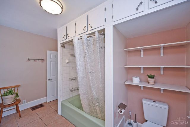 5830 Woodmont Avenue, Cincinnati, OH 45213