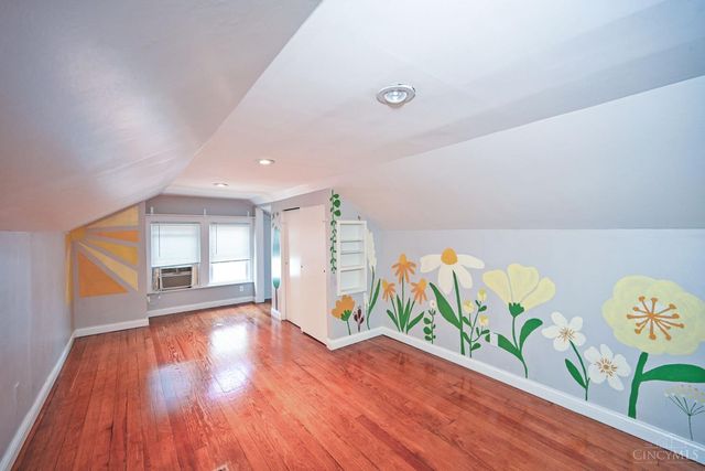 5830 Woodmont Avenue, Cincinnati, OH 45213