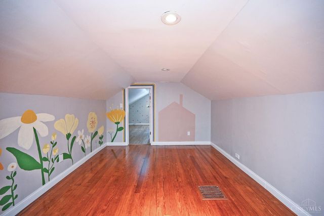 5830 Woodmont Avenue, Cincinnati, OH 45213