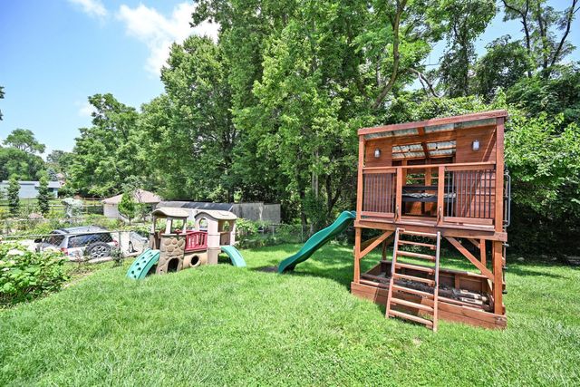 5830 Woodmont Avenue, Cincinnati, OH 45213