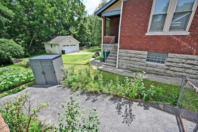 5830 Woodmont Avenue, Cincinnati, OH 45213