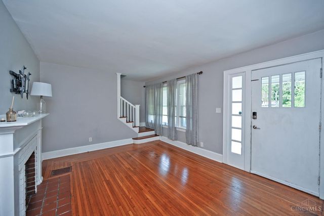 5830 Woodmont Avenue, Cincinnati, OH 45213