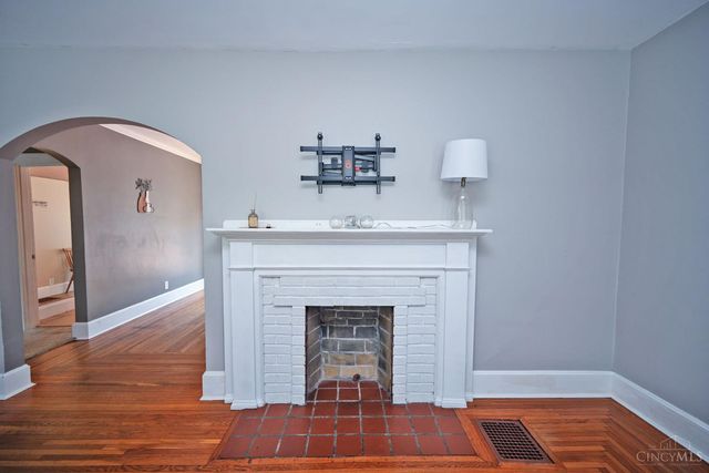 5830 Woodmont Avenue, Cincinnati, OH 45213