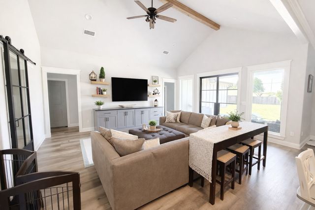 224 Fox Run Lane, Robinson, TX 76706