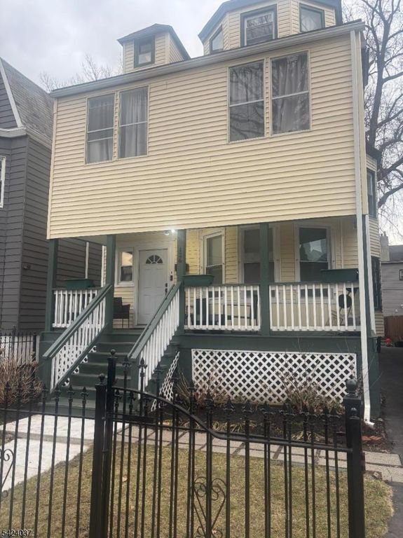 126 N 17Th St, East Orange City, NJ 07017
