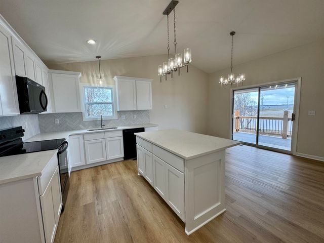 10403 W 35th St S, Wichita, KS 67215