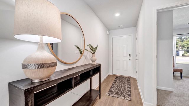 7933 ROYSTER CREEK DR E, Millington, TN 38053