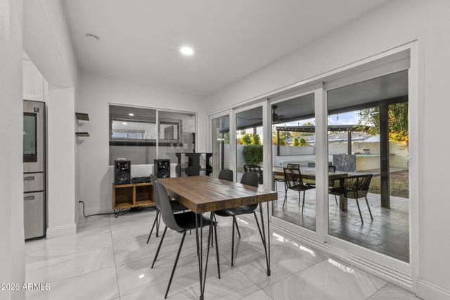 3938 E CHEERY LYNN Road, Phoenix, AZ 85018