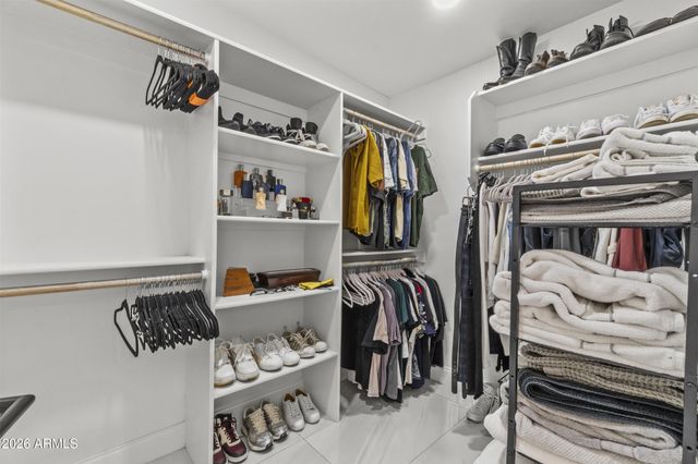 3938 E CHEERY LYNN Road, Phoenix, AZ 85018