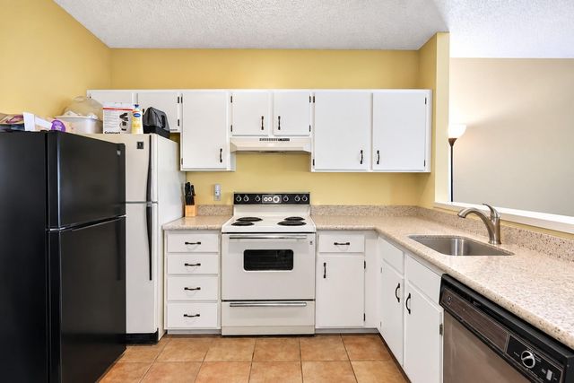 990 Kensington Trail 107, Eagan, MN 55123