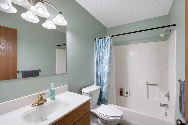 990 Kensington Trail 107, Eagan, MN 55123