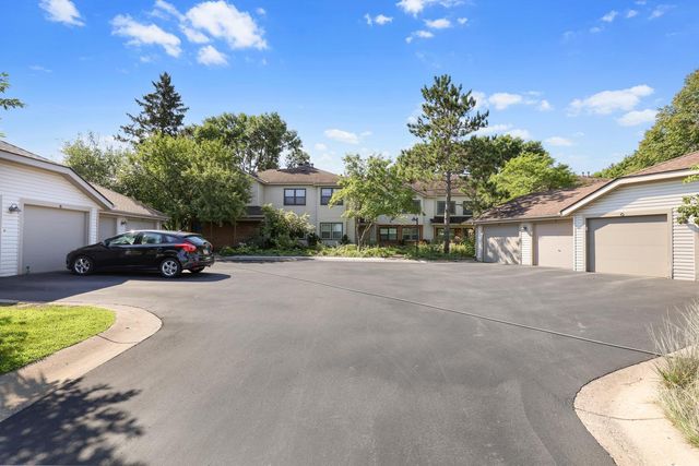 990 Kensington Trail 107, Eagan, MN 55123