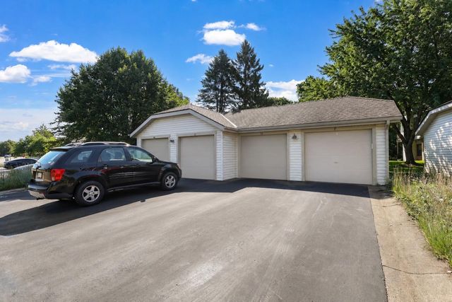 990 Kensington Trail 107, Eagan, MN 55123