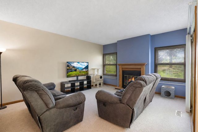 990 Kensington Trail 107, Eagan, MN 55123