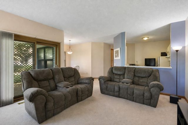 990 Kensington Trail 107, Eagan, MN 55123