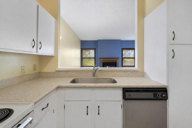 990 Kensington Trail 107, Eagan, MN 55123
