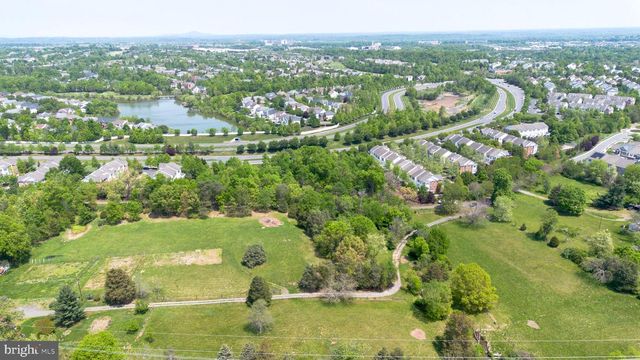 43537 GRAVES LN, Ashburn, VA 20147