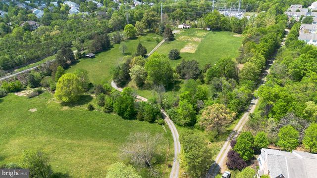 43537 GRAVES LN, Ashburn, VA 20147