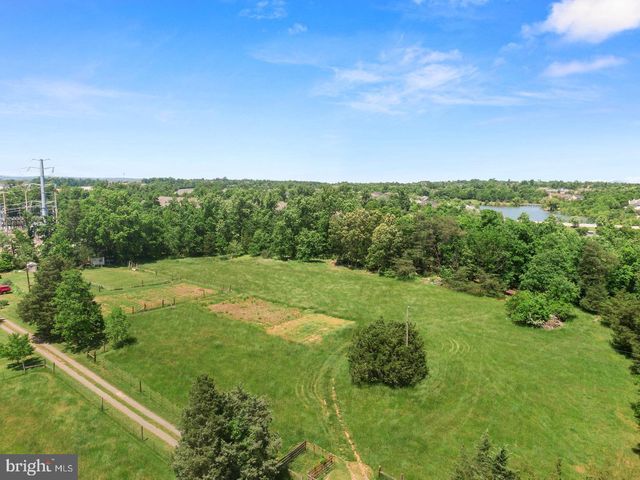 43537 GRAVES LN, Ashburn, VA 20147