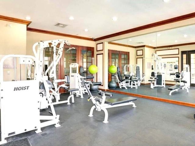 4167 N Haverhill Road 1111, West Palm Beach, FL 33417